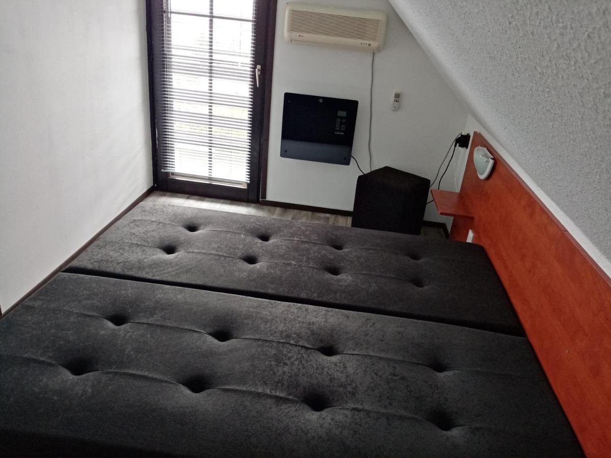 Karesz nyaralóház Zalakaros Exterior foto