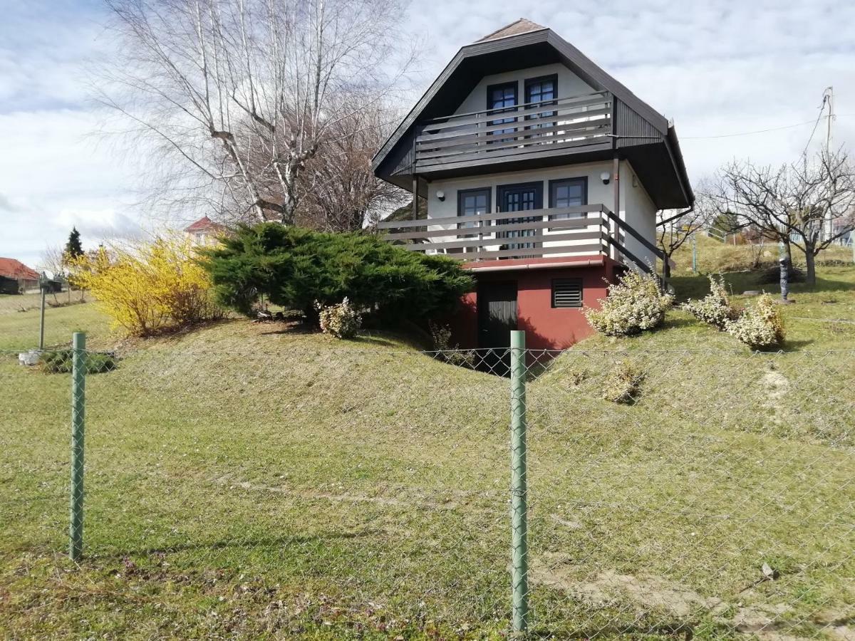 Karesz nyaralóház Zalakaros Exterior foto