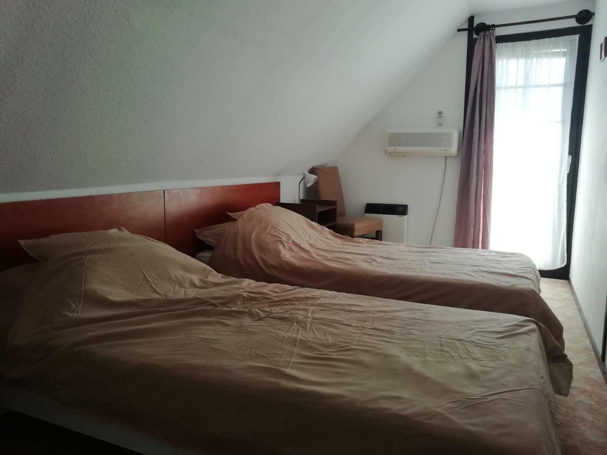 Karesz nyaralóház Zalakaros Exterior foto